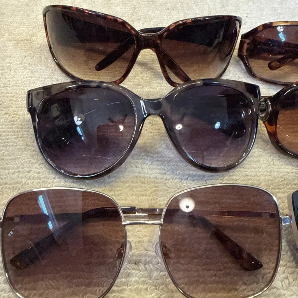 10 prs Oversized sunglasses: Lauren Conrad, Jones NY, Dana Bachman, DesignOptic